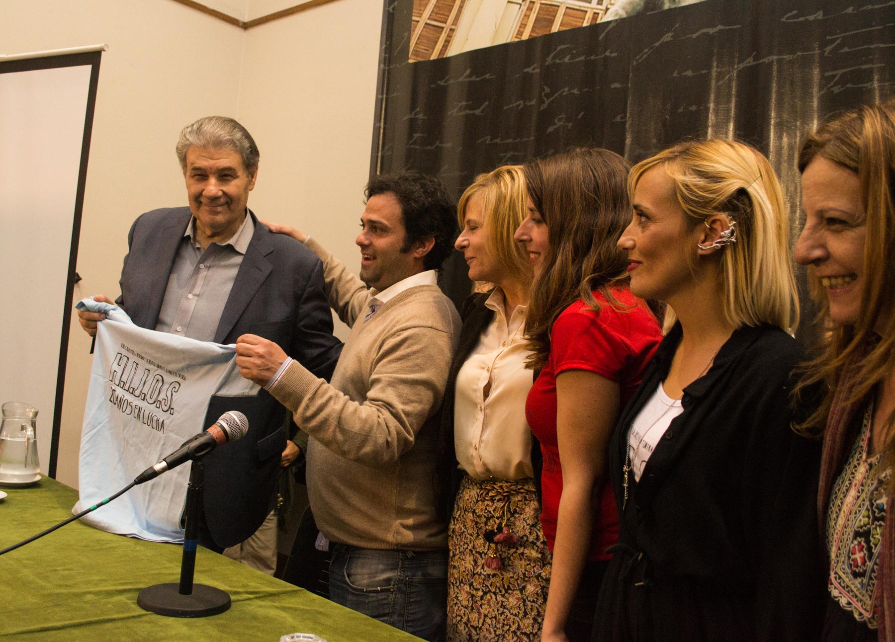 Víctor Hugo Morales presentó su libro junto a Florencia Saintout (Foto: Alejandro Pellegrino) 