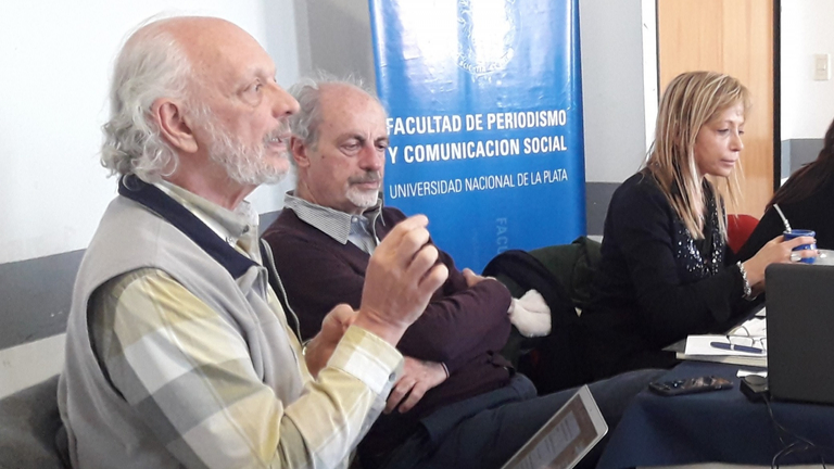 Evandro Vieira Ouriques, Flavio Peresson y Nora Merlìn en el panel de la charla
