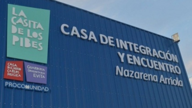la sede "Delfín Azul" de La Casita de los Pibes, en 609 y 122, en el barrio de Villa Alba