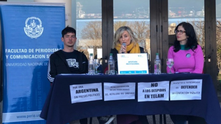 Lucas Vialey, Andrea Varela y Bernarda Tinetti en la apertura de los congresos