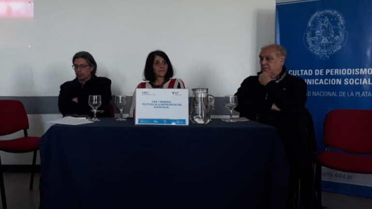El panel conformado por Denise Trindade, Marcos Tabarozzi y Carlos Vallina
