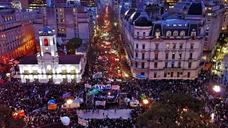 Multitudinaria marcha en Capital Federal