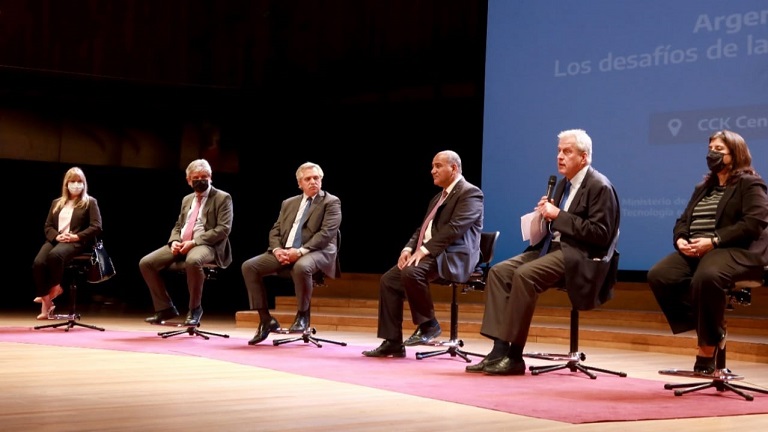 Jornada de debate “Argentina 2030 Los desafíos de la Ciencia y la Tecnología” en el CCK