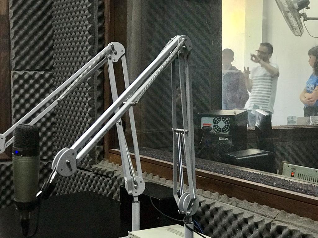 Micrófono en estudio de Radio