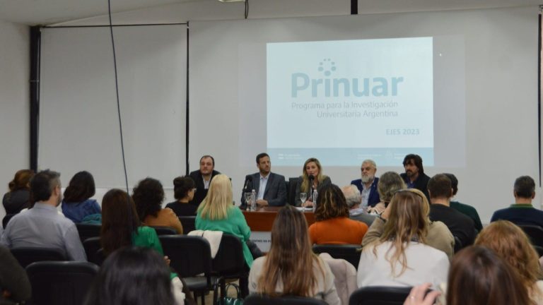 conferencistas por el programa PRINUAR